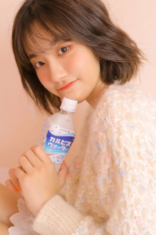 女主播大半夜野外